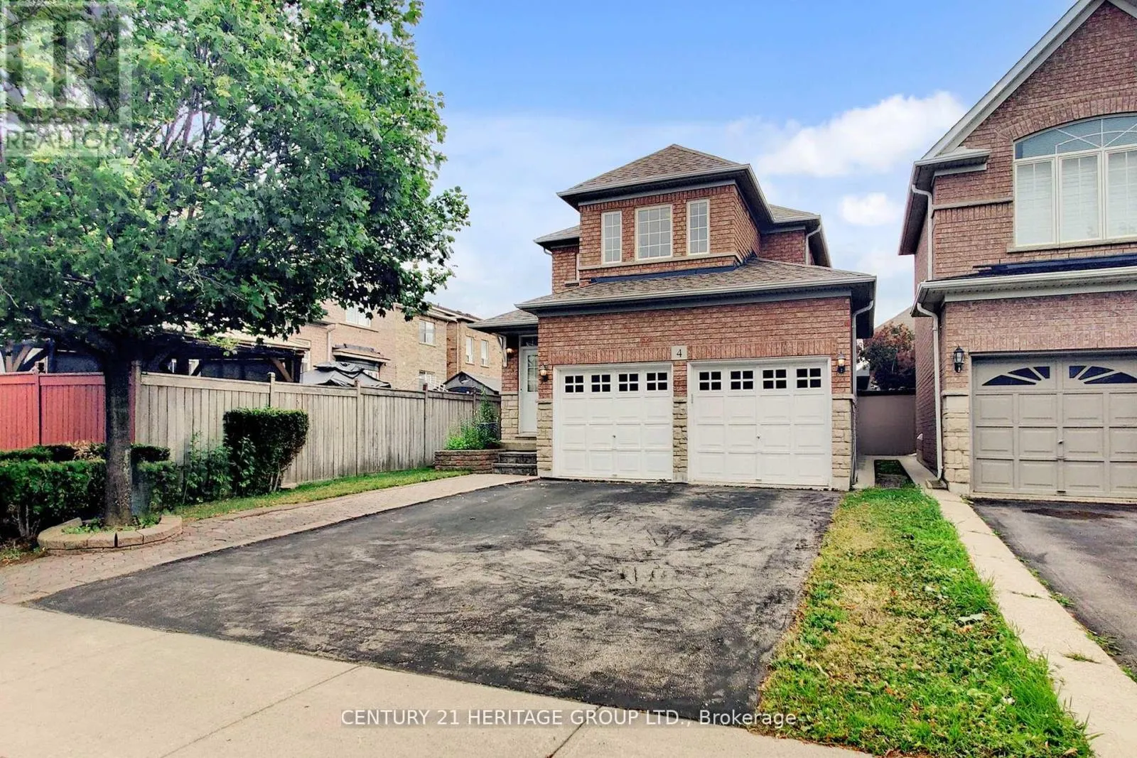 4 SUNNYVALE GATE