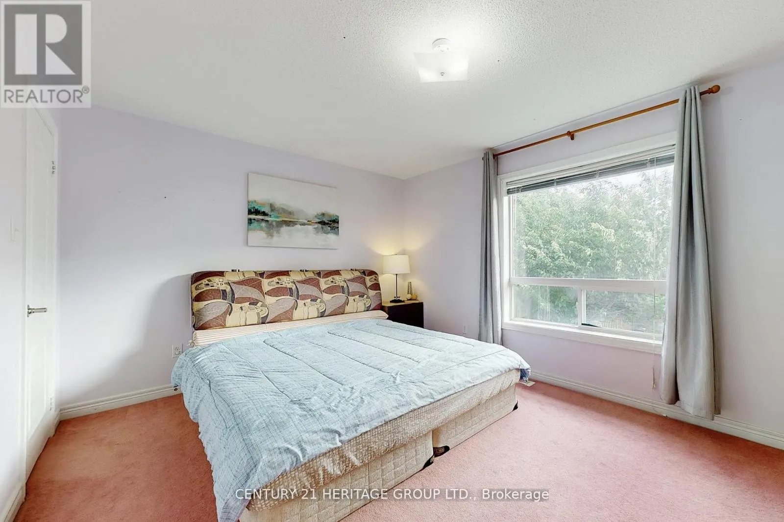4 SUNNYVALE GATE