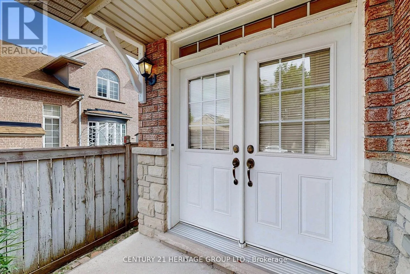 4 SUNNYVALE GATE
