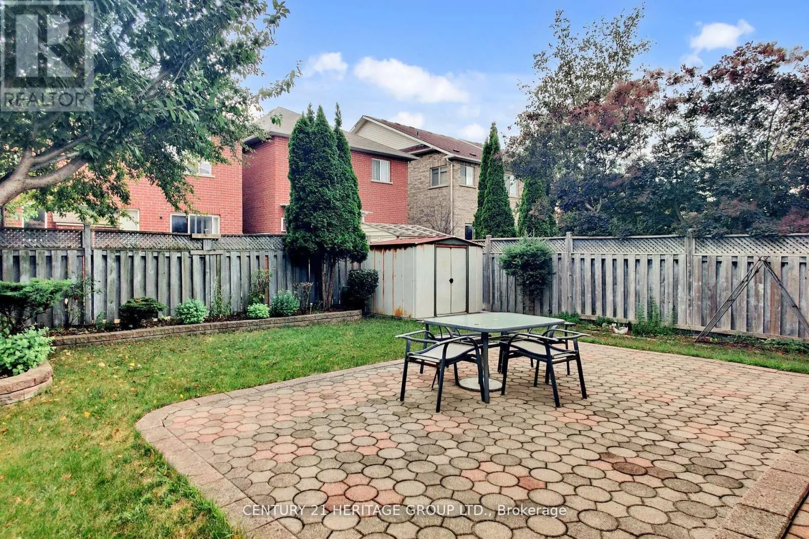 4 SUNNYVALE GATE