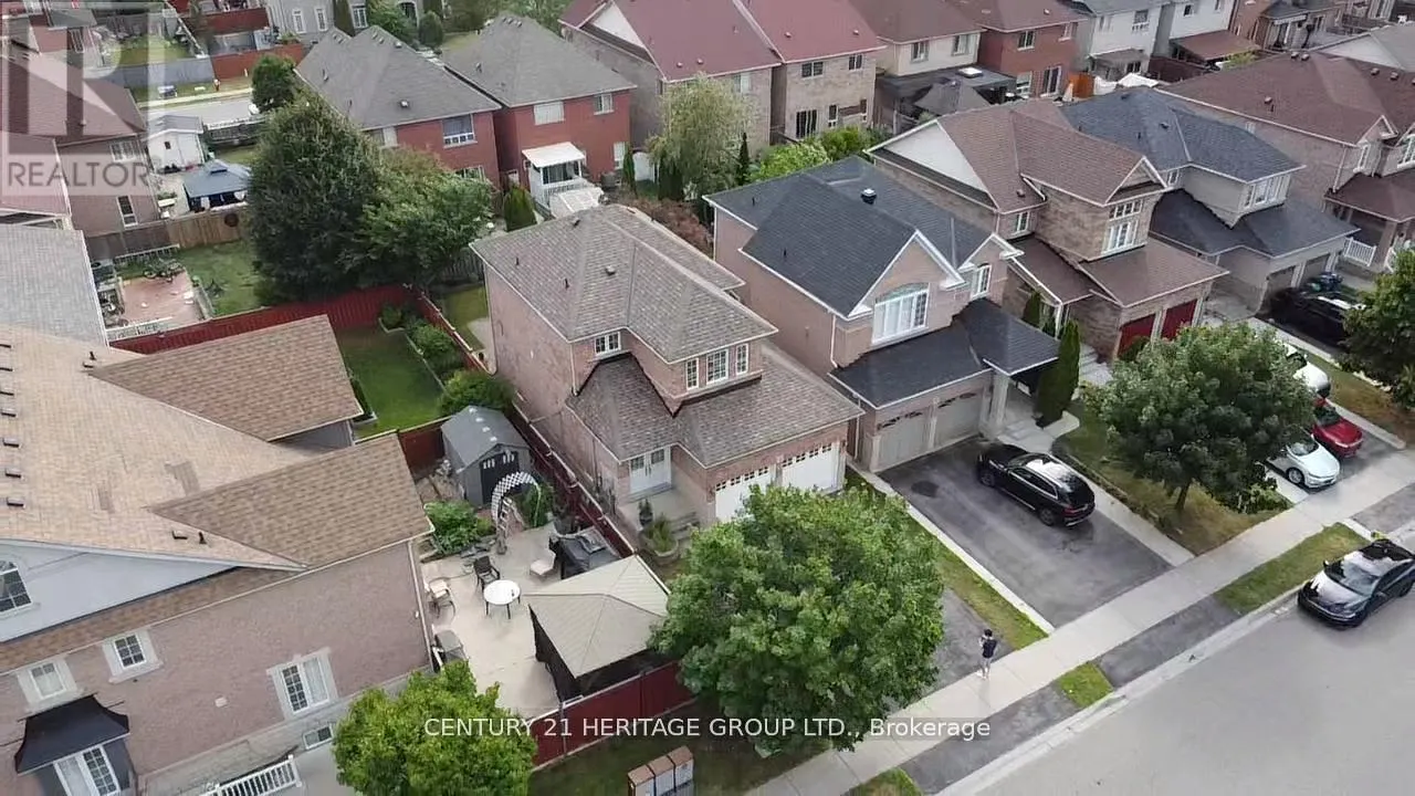 4 SUNNYVALE GATE