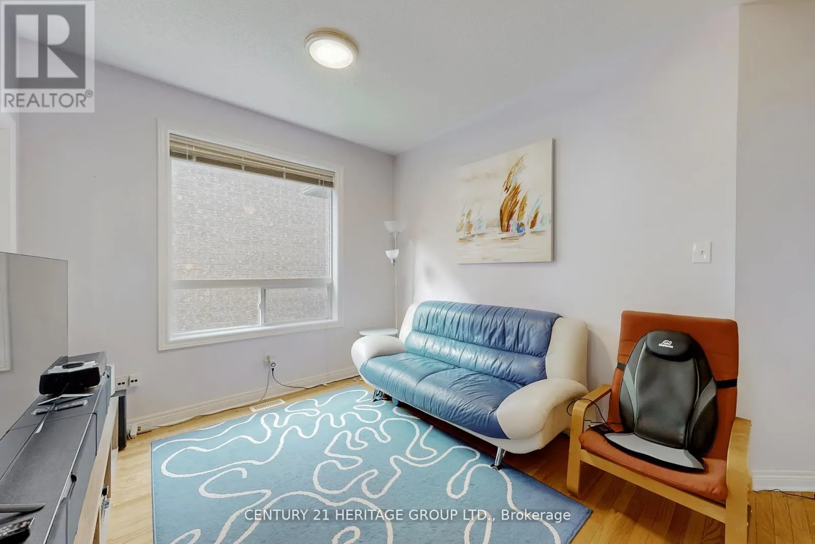 4 SUNNYVALE GATE