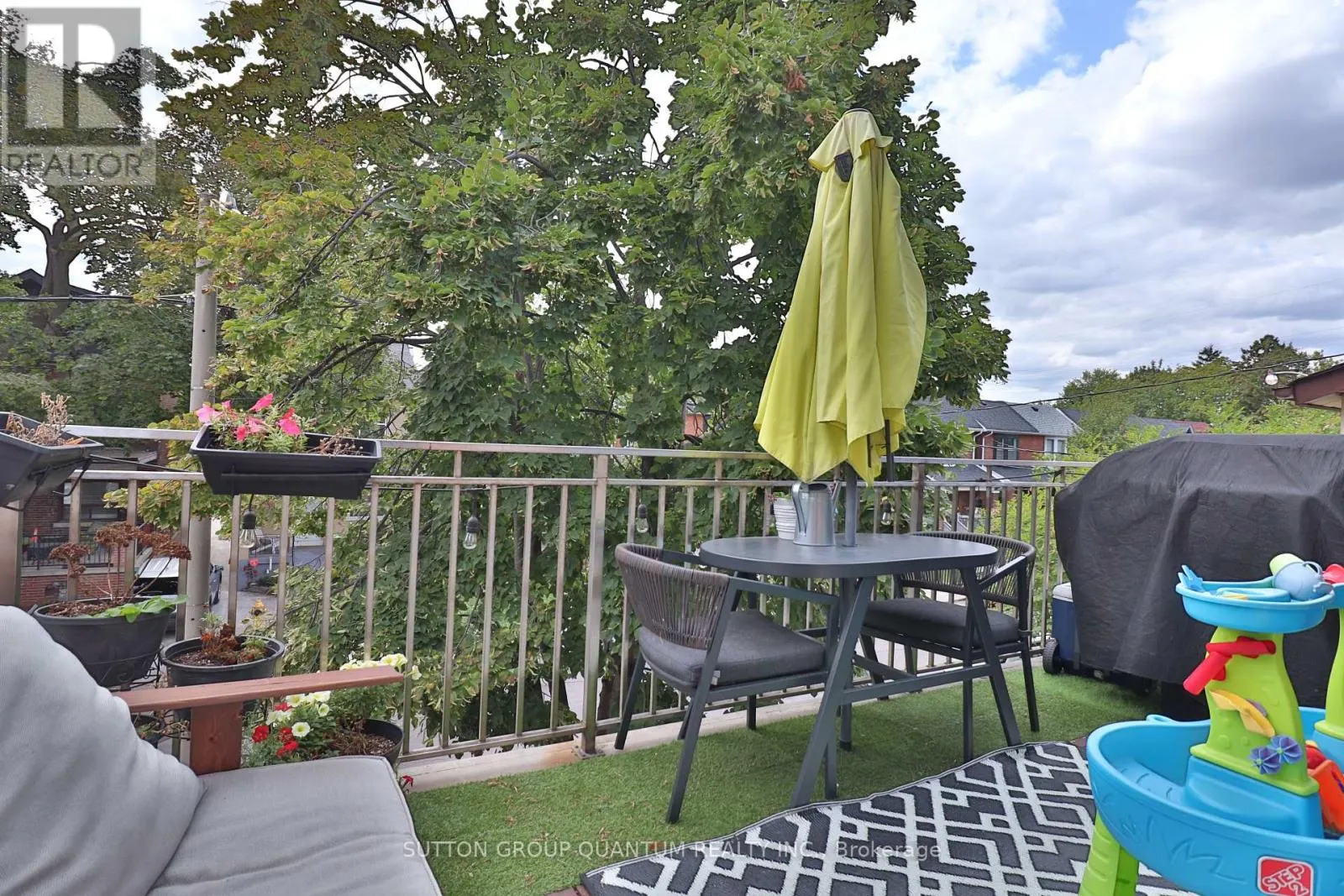 2ND FL - 35 CLOVERDALE ROAD