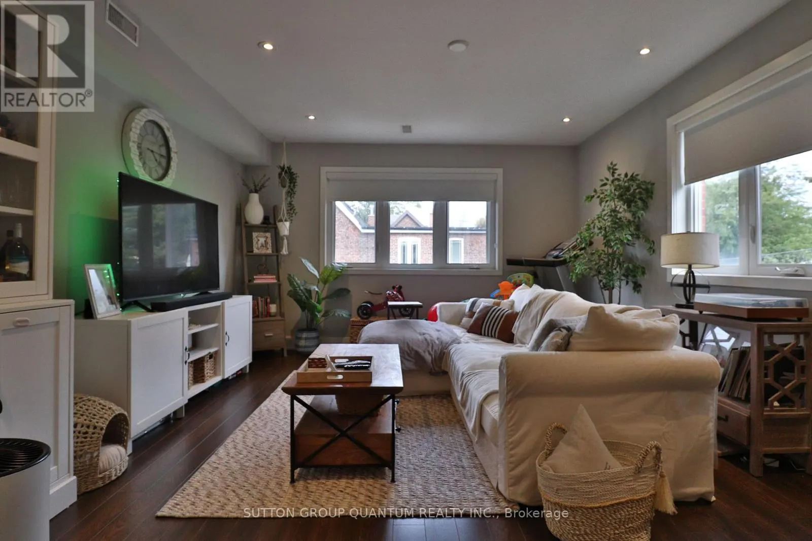2ND FL - 35 CLOVERDALE ROAD