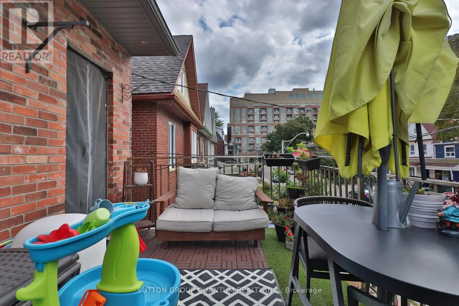 2ND FL - 35 CLOVERDALE ROAD