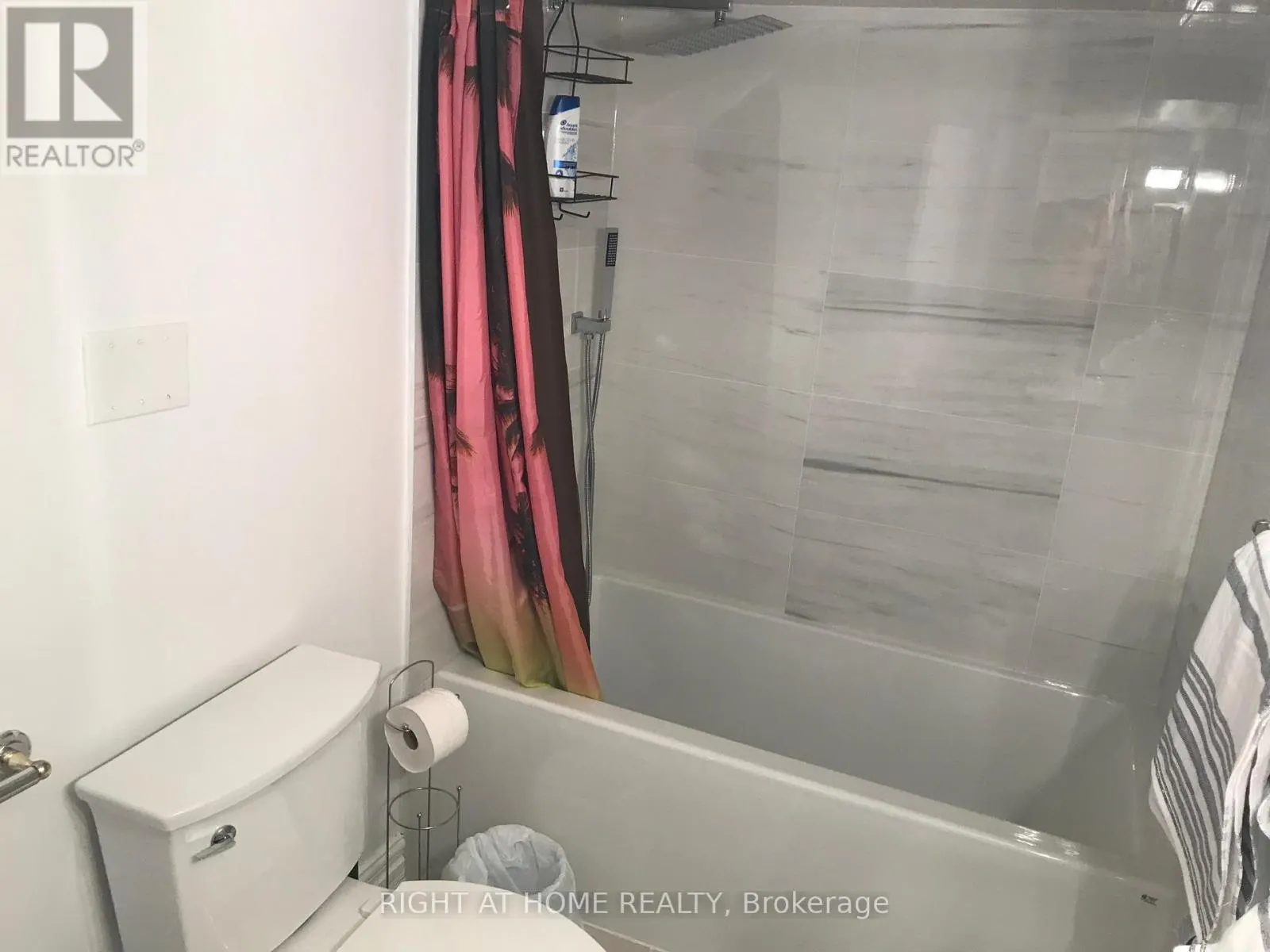 ROOM#B - 289 LAURENTIAN AVENUE S