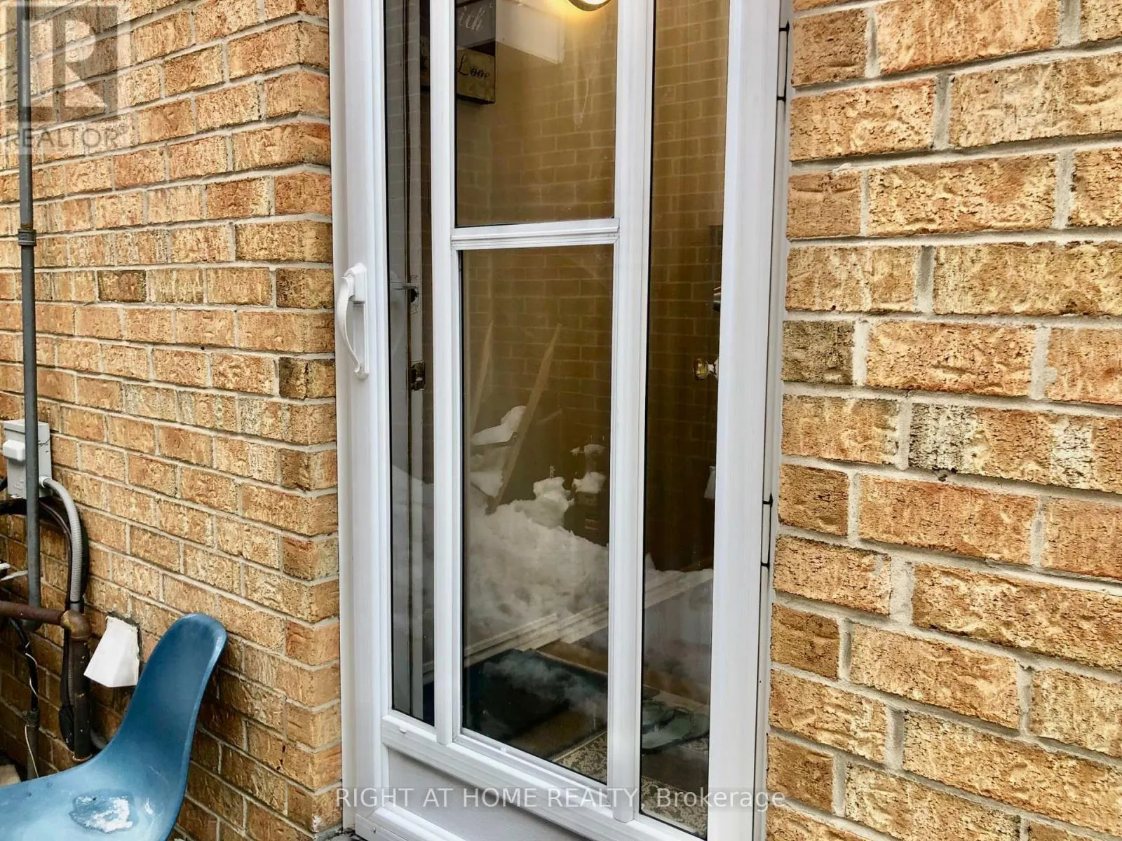 ROOM#B - 289 LAURENTIAN AVENUE S