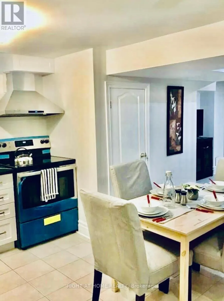 ROOM#B - 289 LAURENTIAN AVENUE S