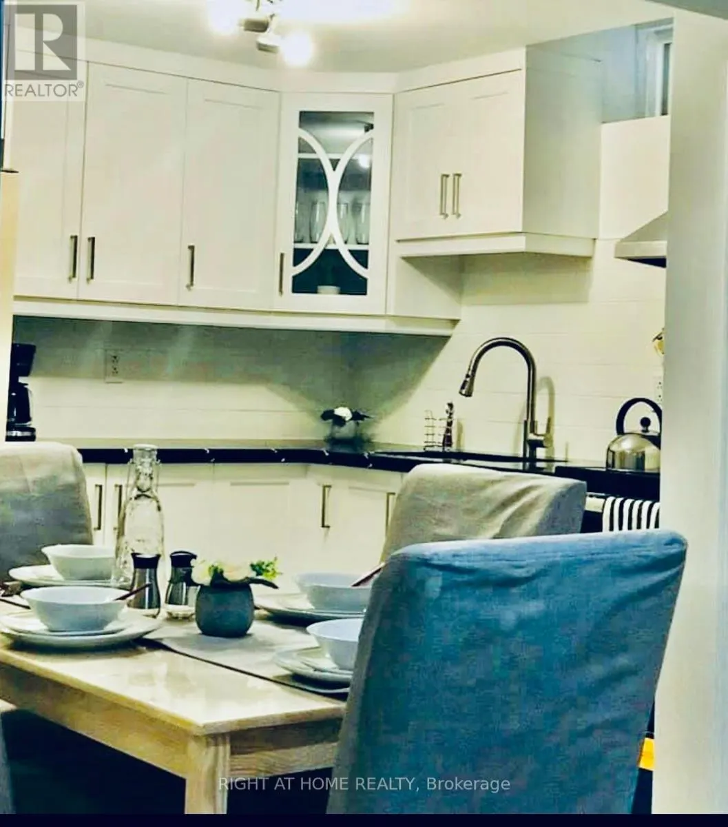ROOM#B - 289 LAURENTIAN AVENUE S