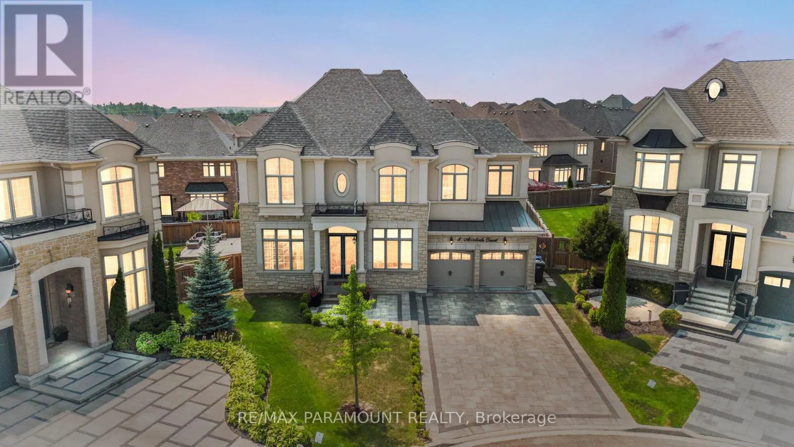 8 ACCOLADE COURT