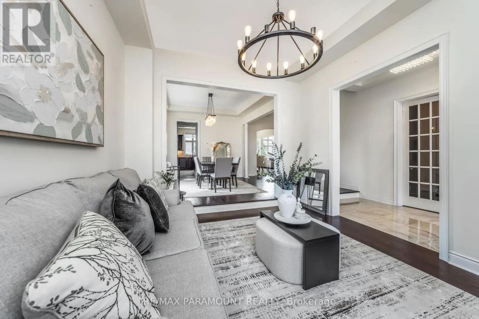8 ACCOLADE COURT
