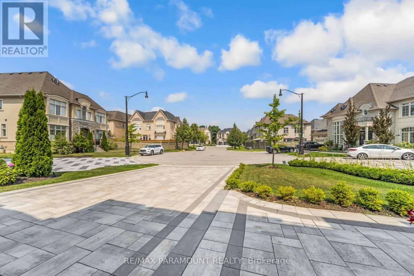 8 ACCOLADE COURT