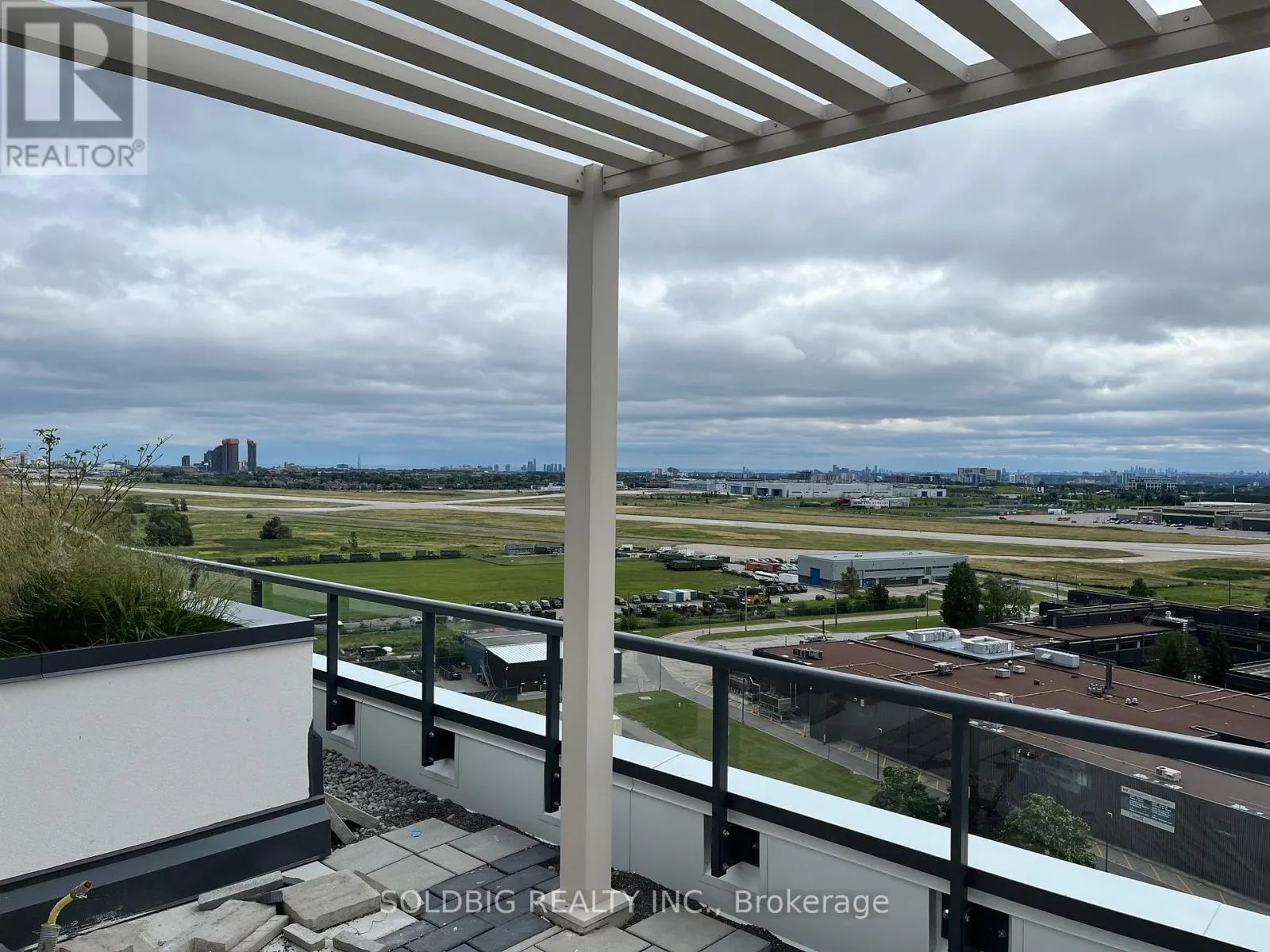 522 - 1100 SHEPPARD AVENUE W
