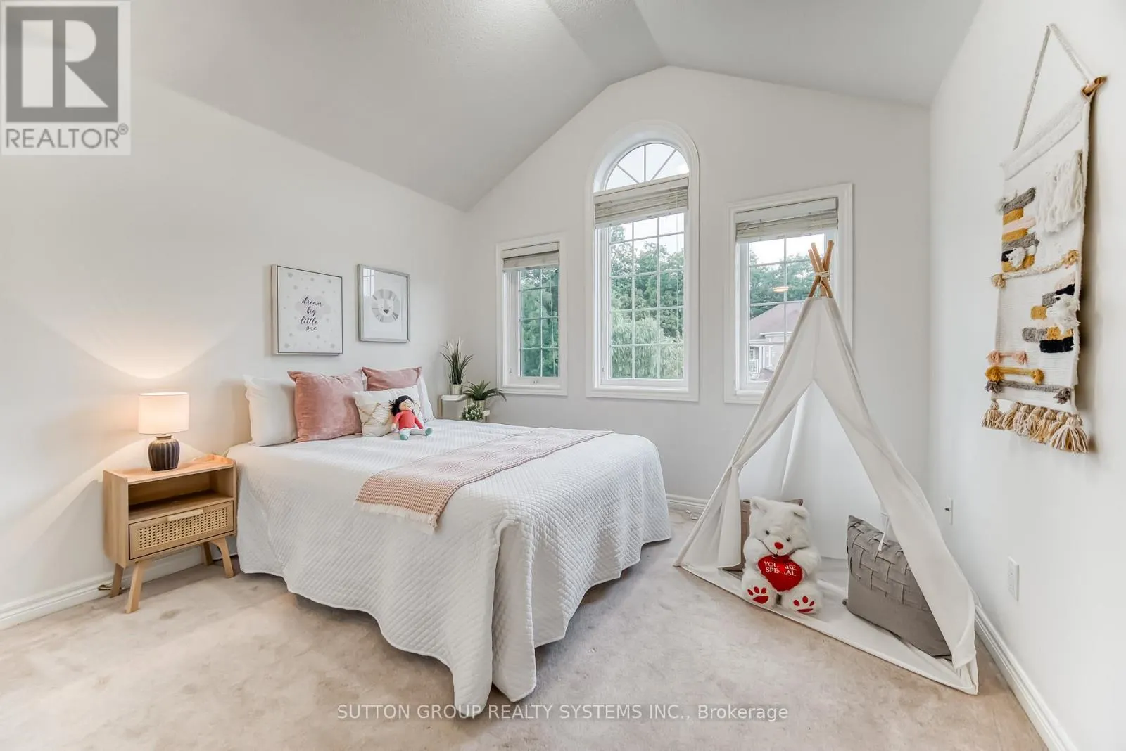 3806 QUIET CREEK DRIVE