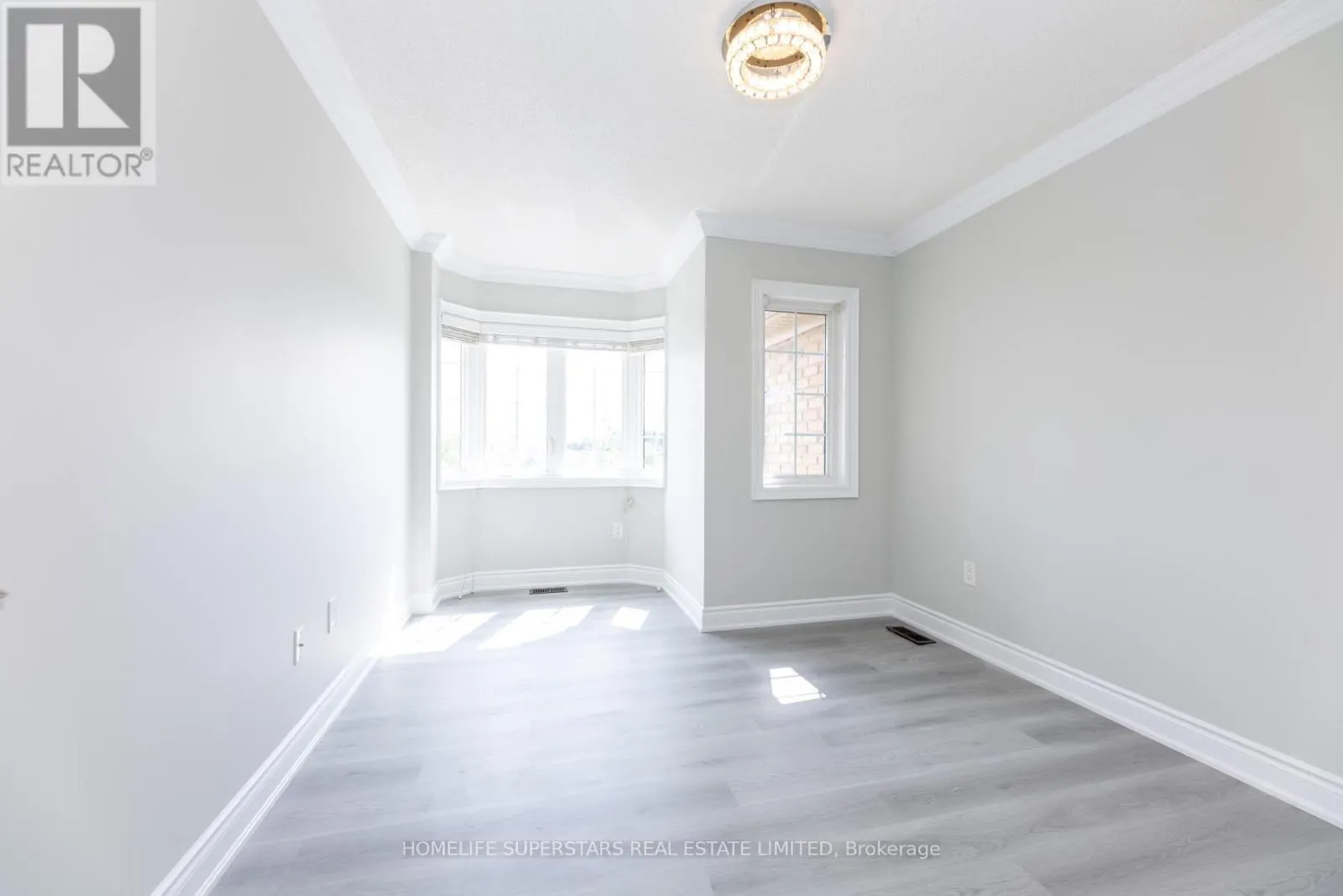16 BRUSSELS AVENUE