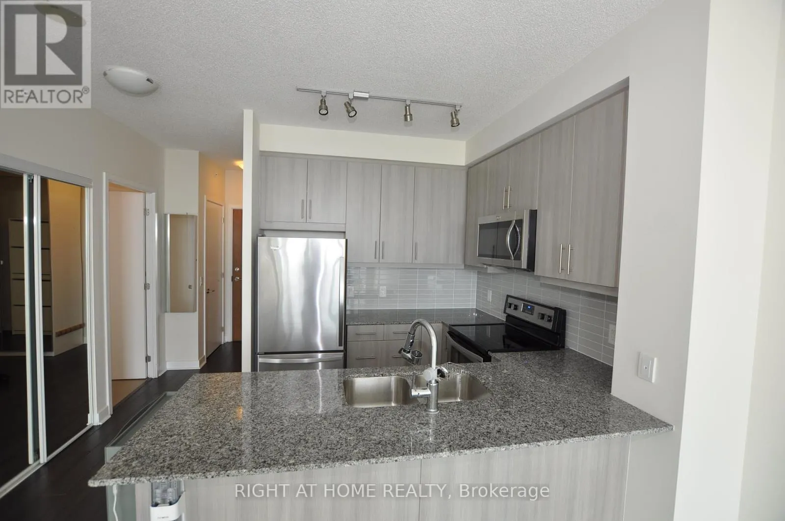 3403 - 3975 GRAND PARK DRIVE