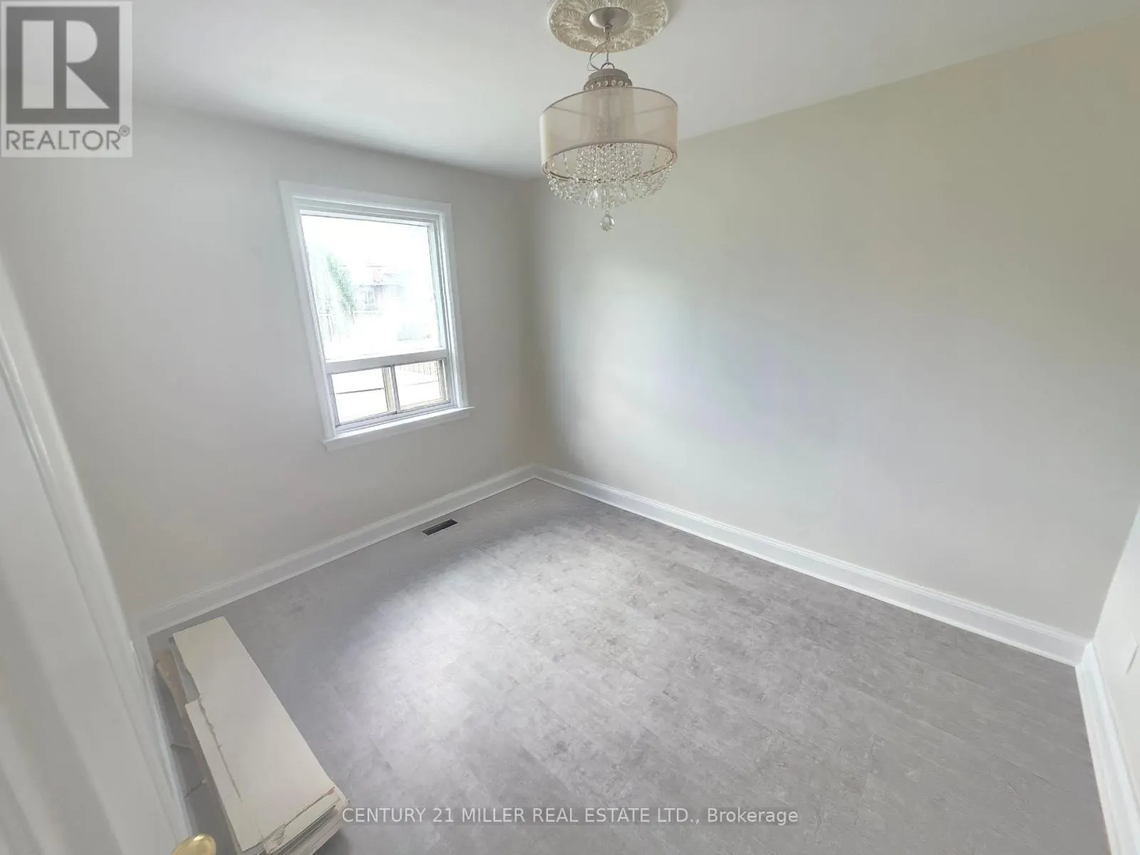 12 GLENBROOK AVENUE