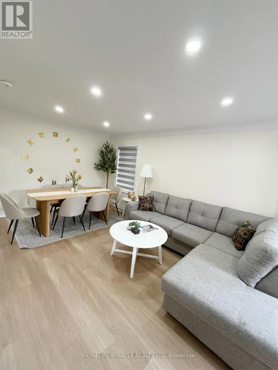 18 KILLARNEY COURT