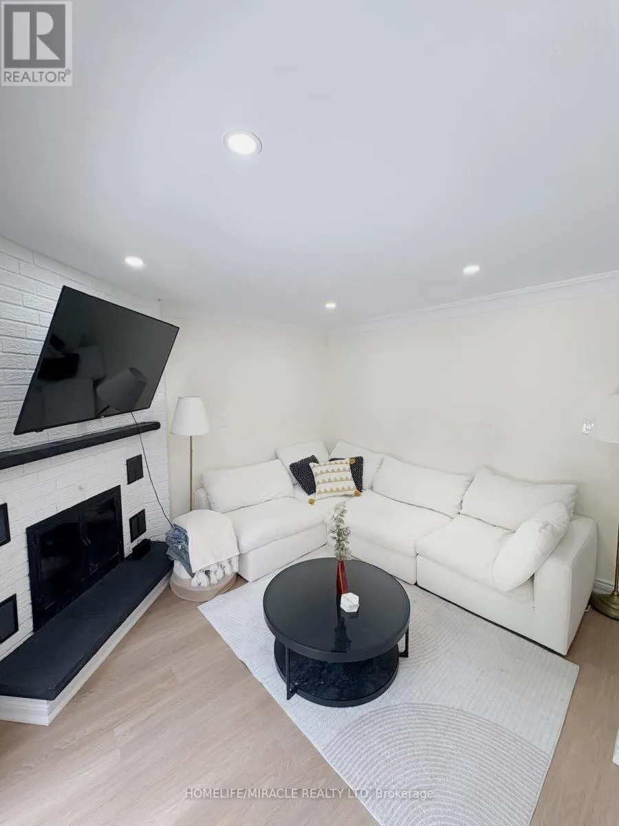 18 KILLARNEY COURT