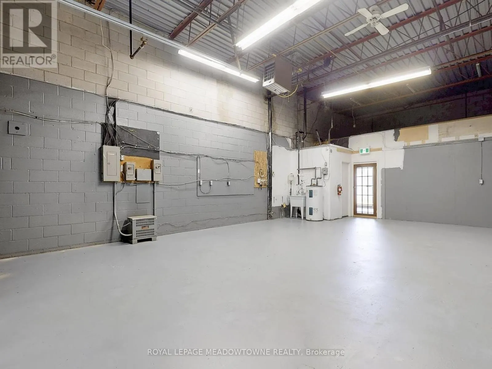 6A - 305 ARMSTRONG AVENUE