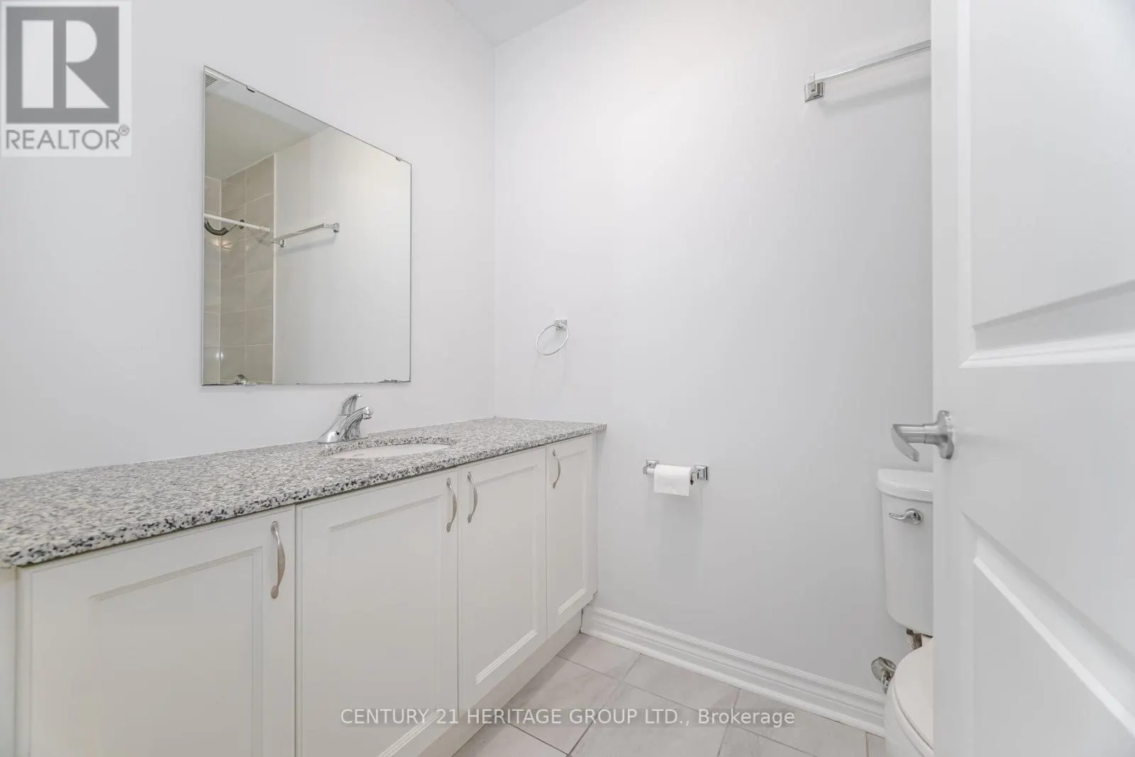 320 - 2522 KEELE STREET