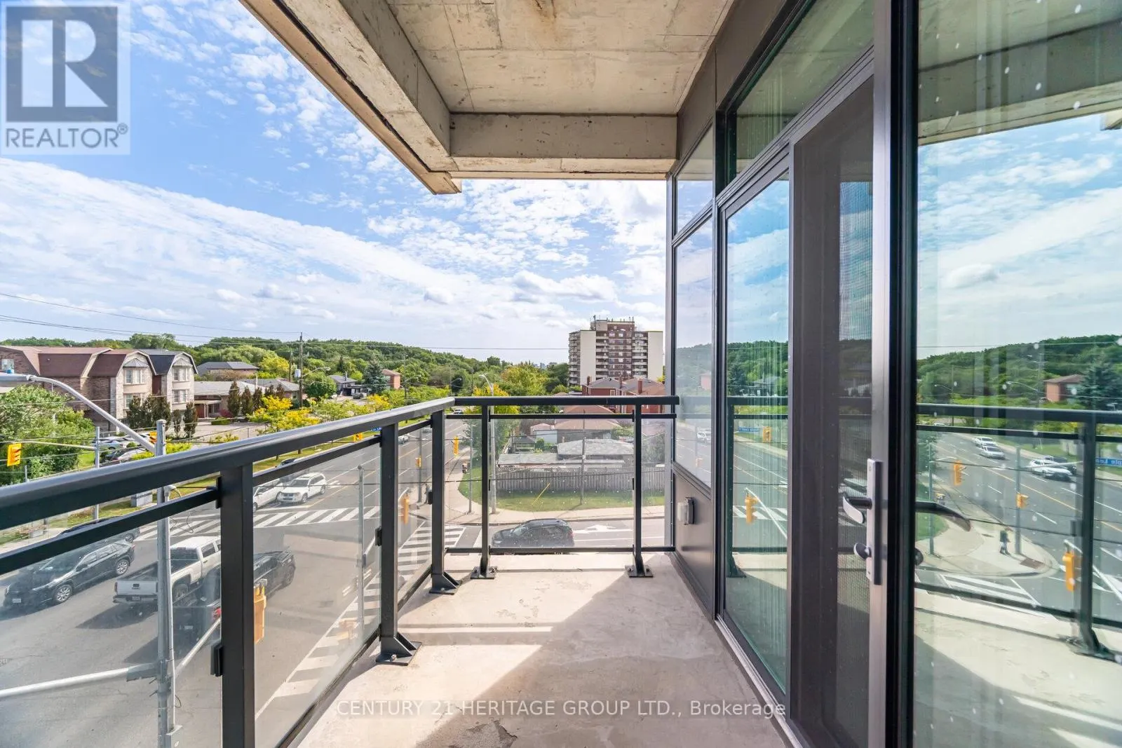 320 - 2522 KEELE STREET