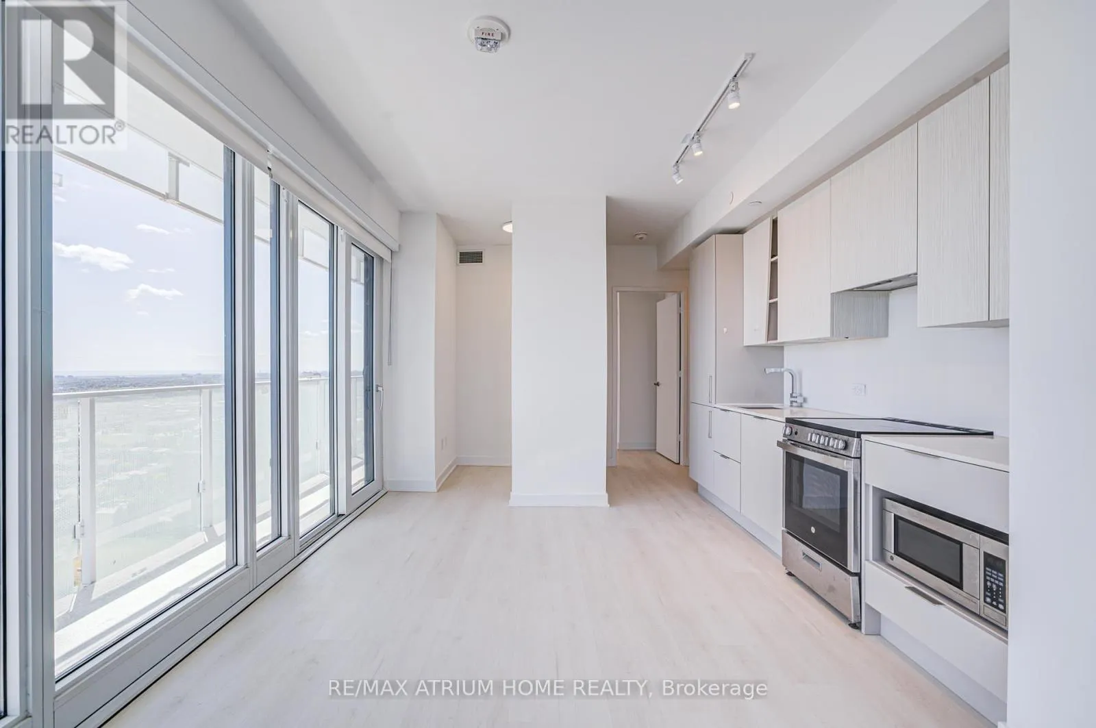 2503 - 3900 CONFEDERATION PARKWAY E