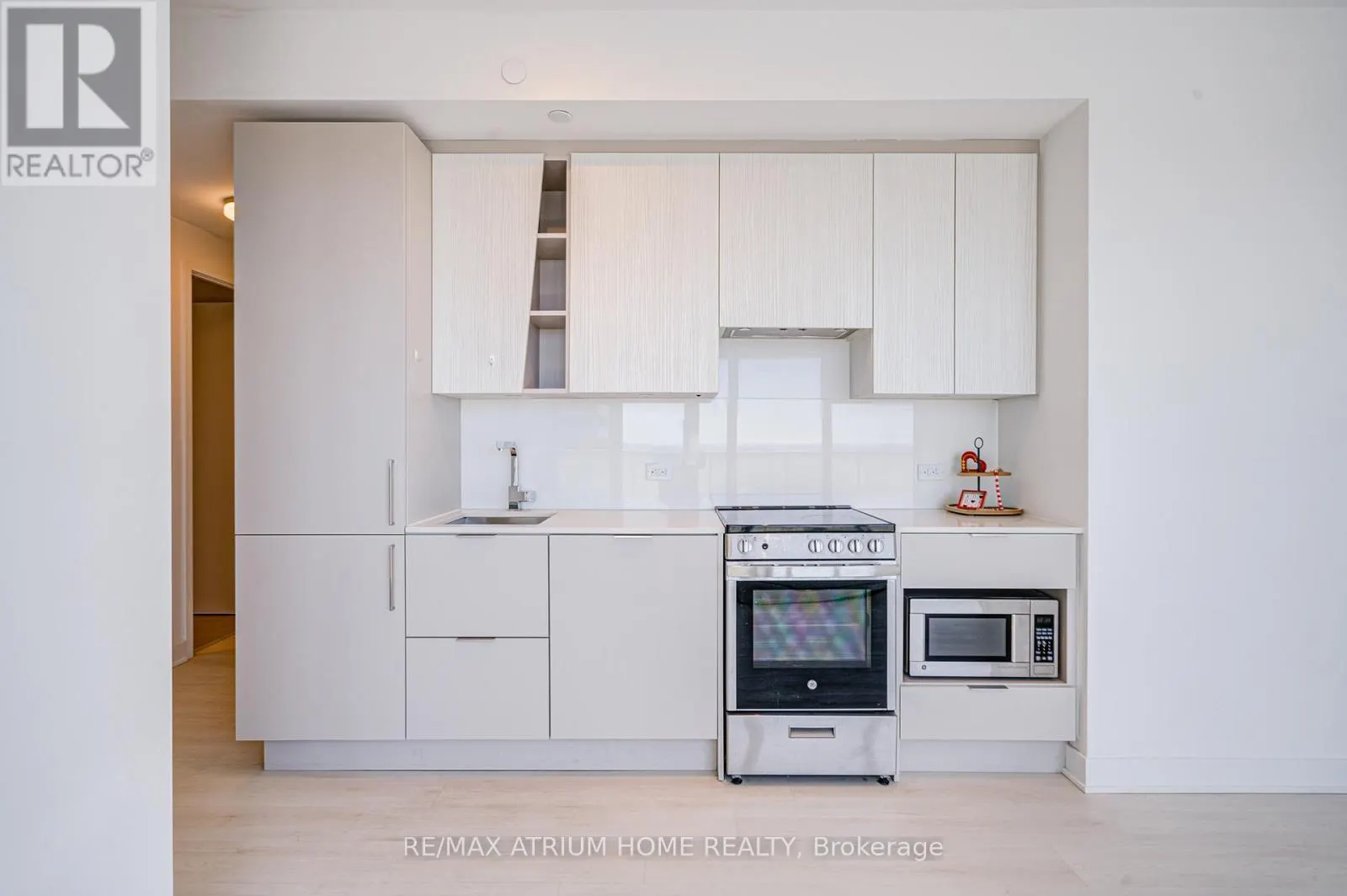 2503 - 3900 CONFEDERATION PARKWAY E