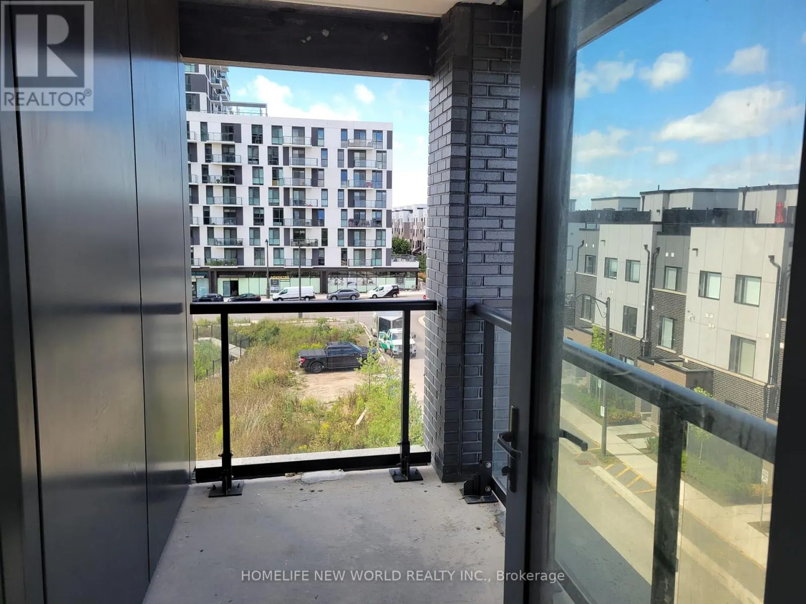 408 - 3079 TRAFALGAR ROAD