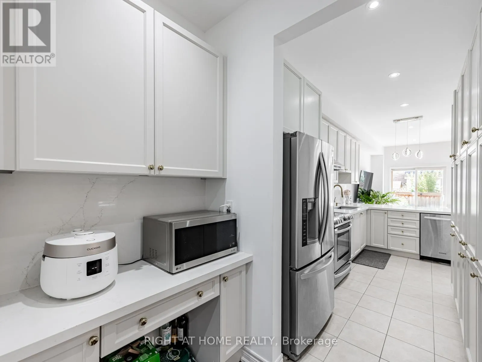 7326 GOLDEN MEADOW COURT