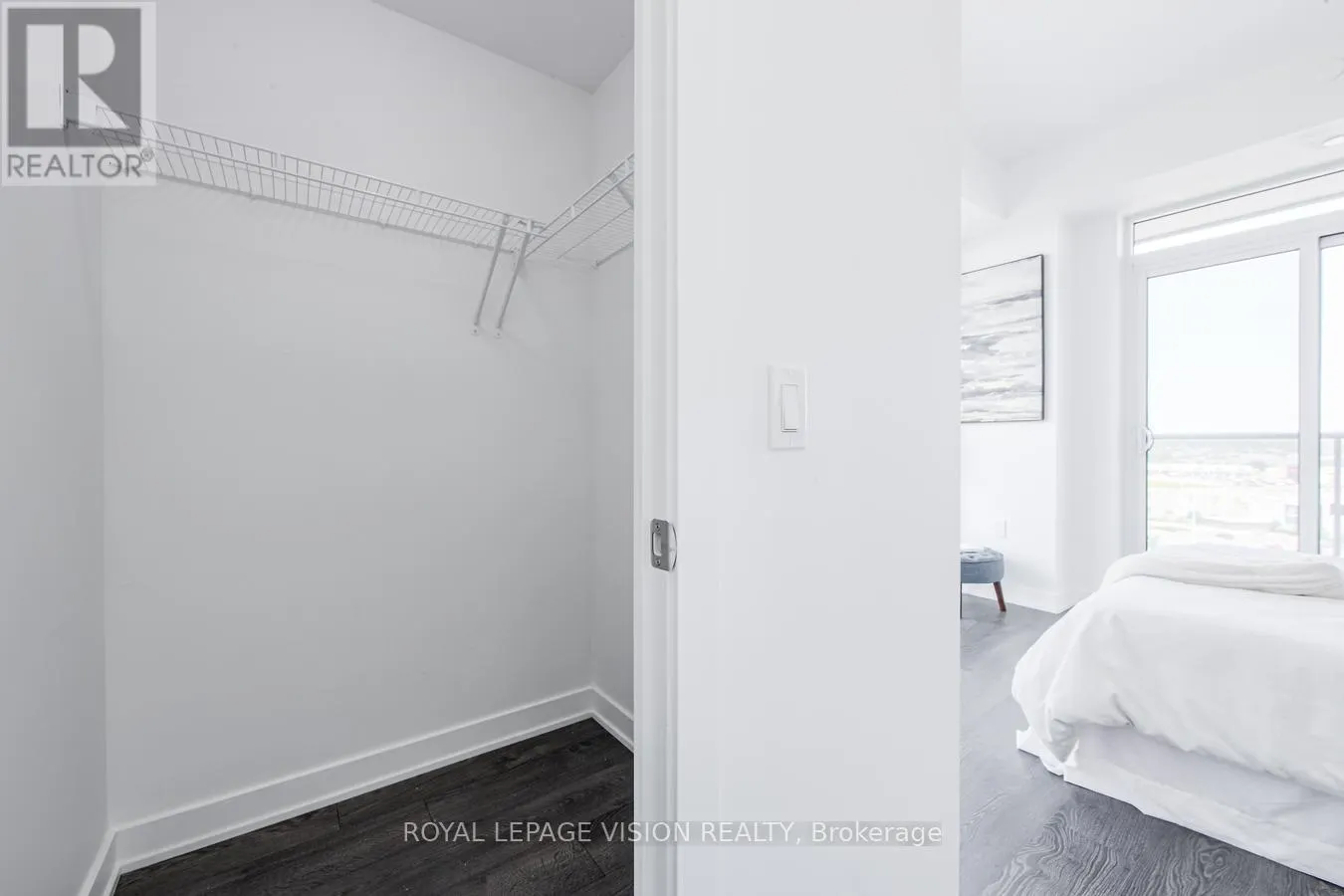 1009 - 4677 GLEN ERIN DRIVE