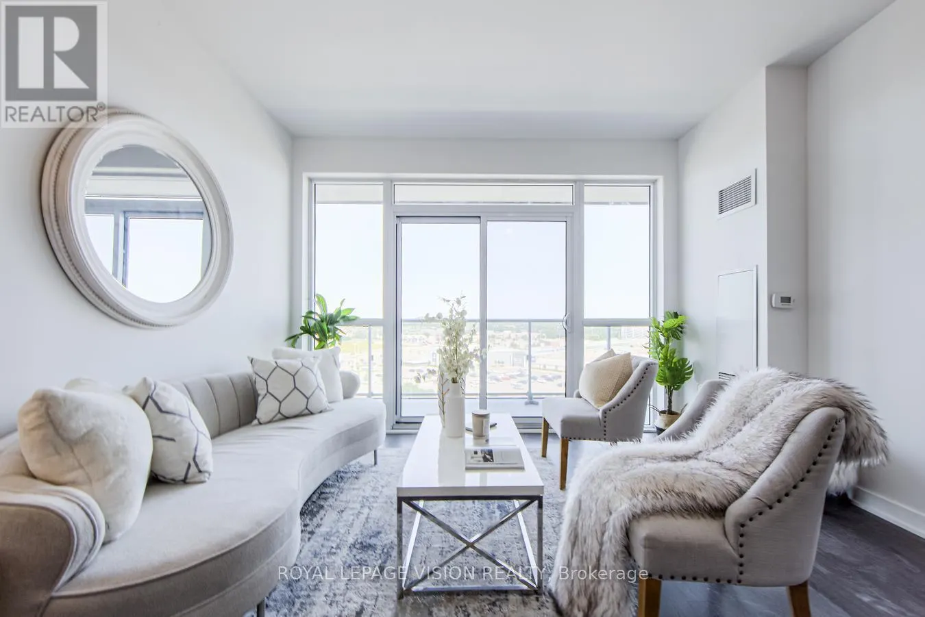 1009 - 4677 GLEN ERIN DRIVE