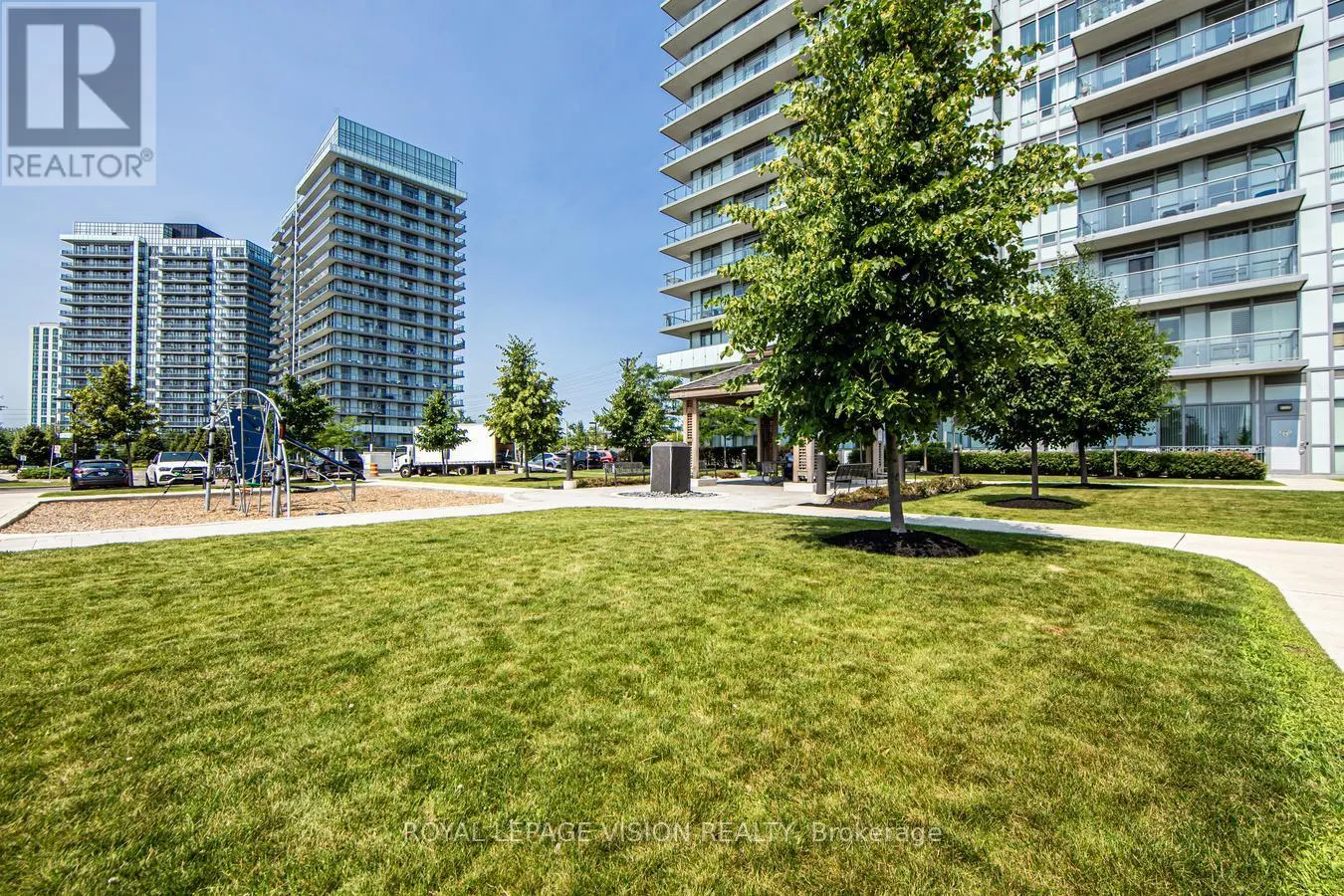 1009 - 4677 GLEN ERIN DRIVE