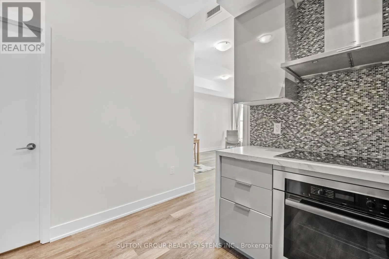 914 - 30 SHORE BREEZE DRIVE