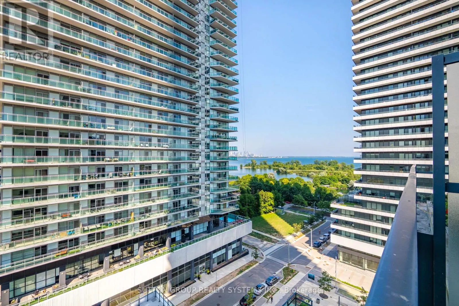 914 - 30 SHORE BREEZE DRIVE