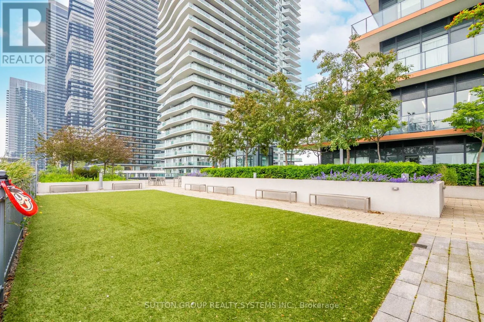 914 - 30 SHORE BREEZE DRIVE