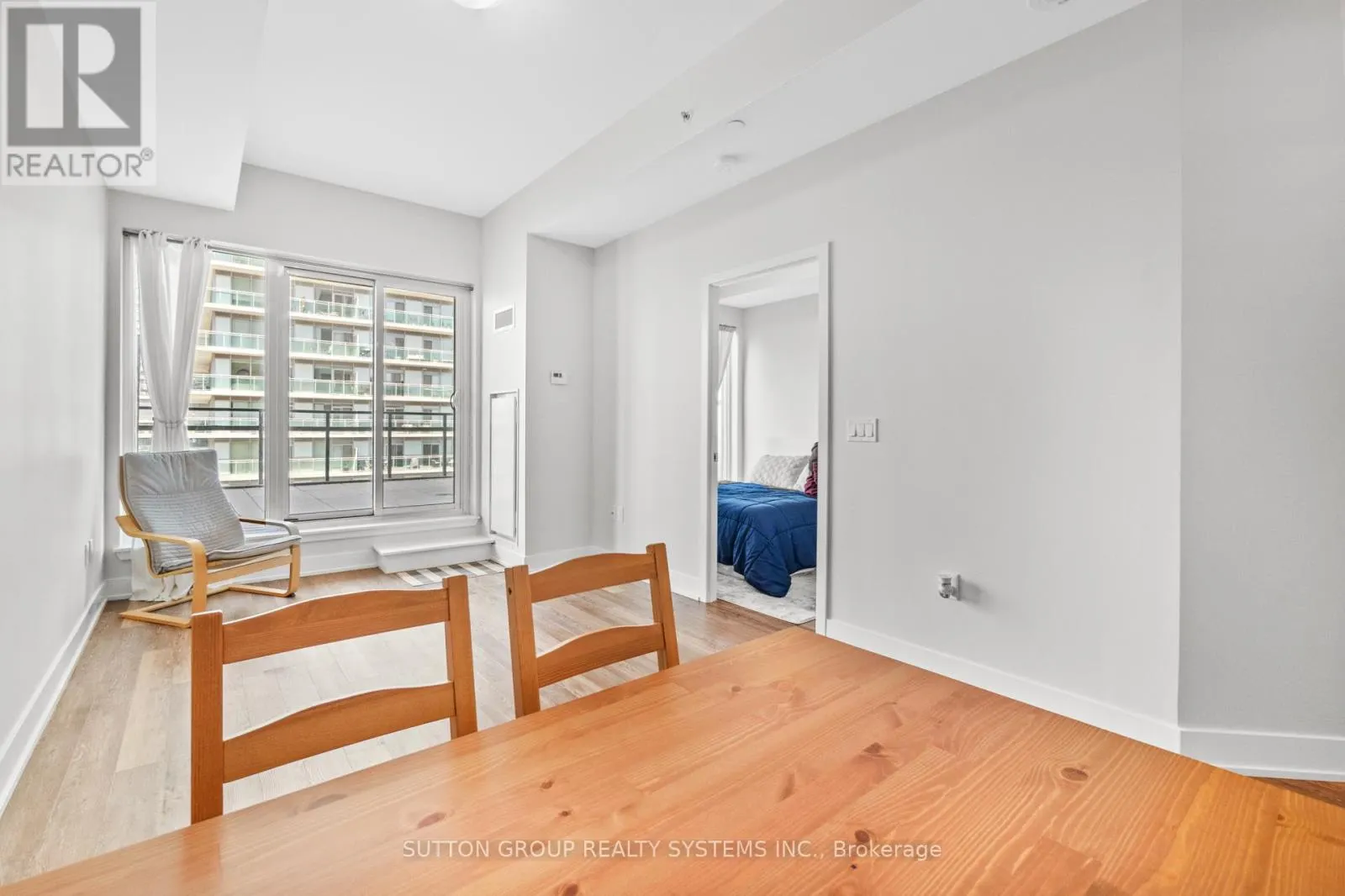 914 - 30 SHORE BREEZE DRIVE