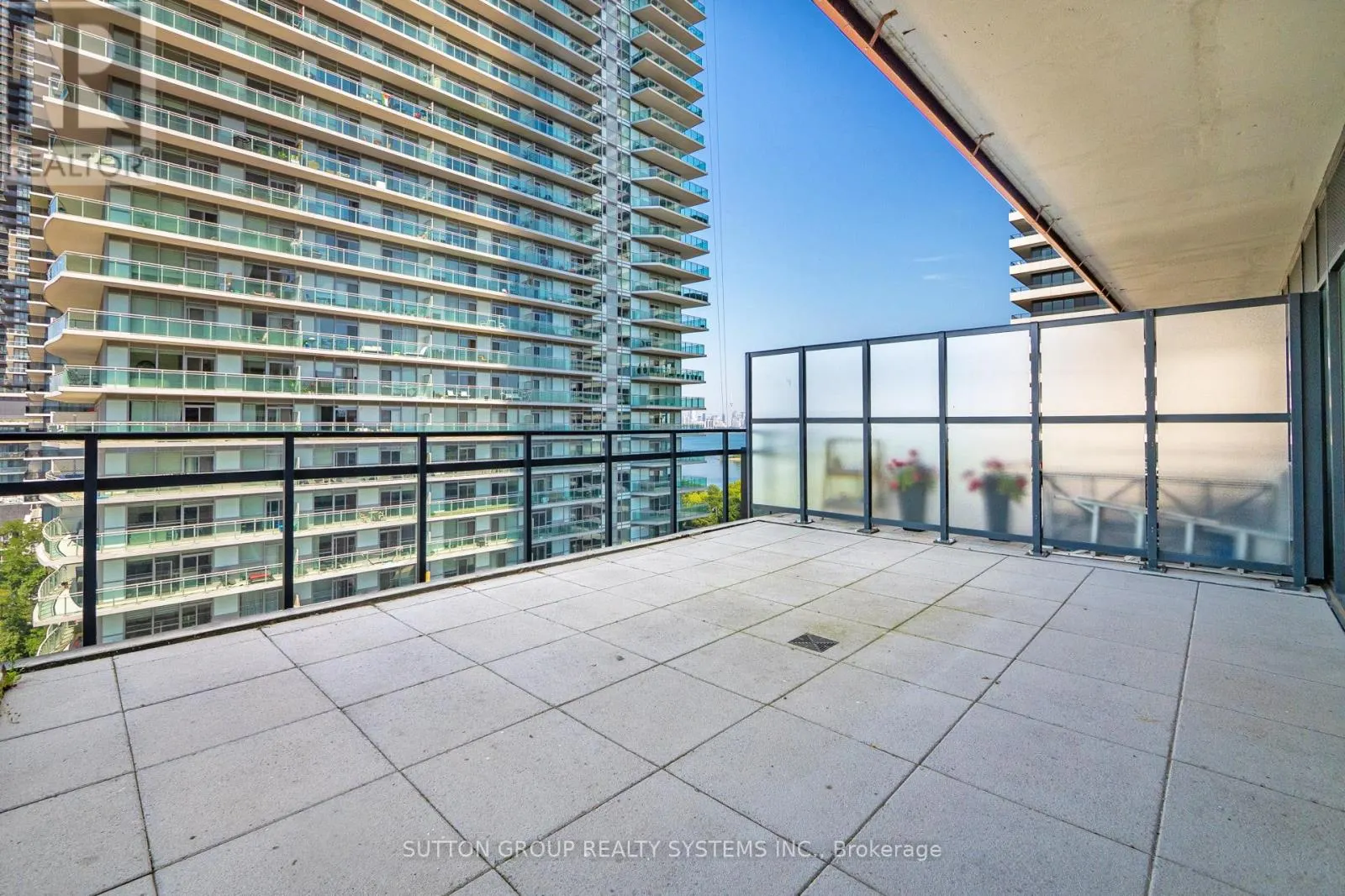 914 - 30 SHORE BREEZE DRIVE