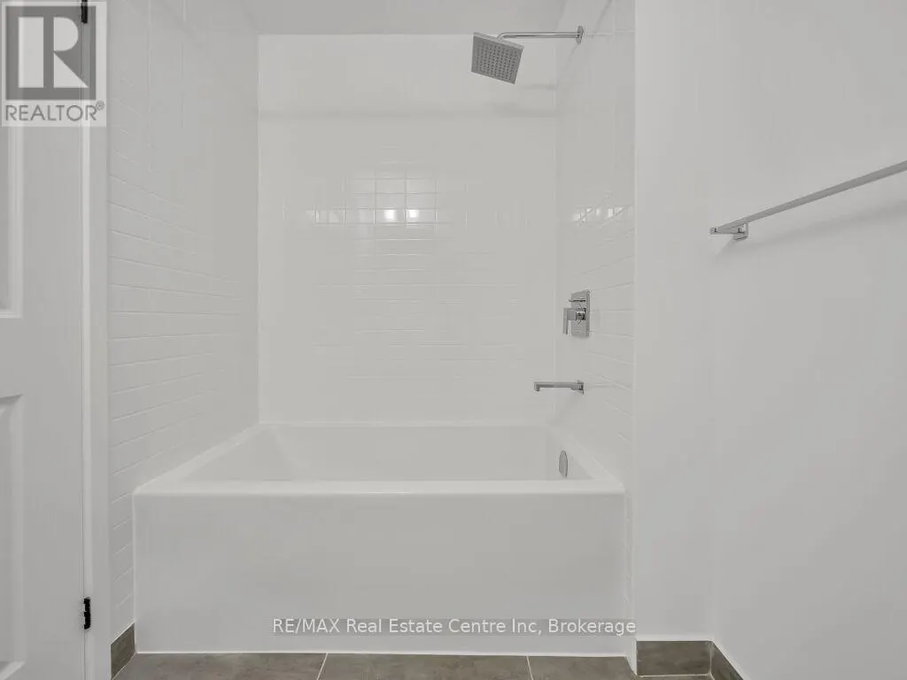 427 - 2486 TAUNTON ROAD, #427