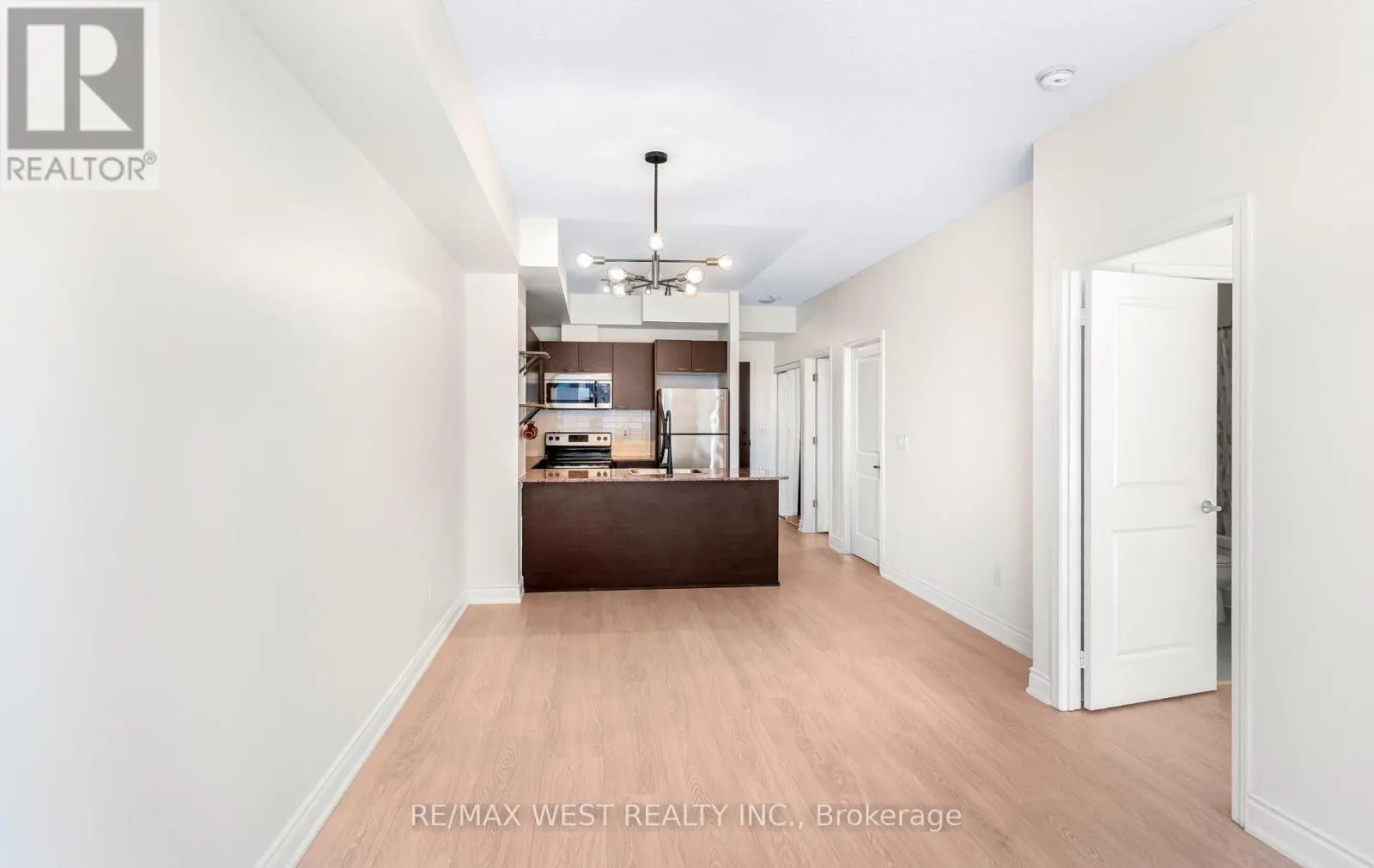 1709 - 385 PRINCE OF WALES DRIVE