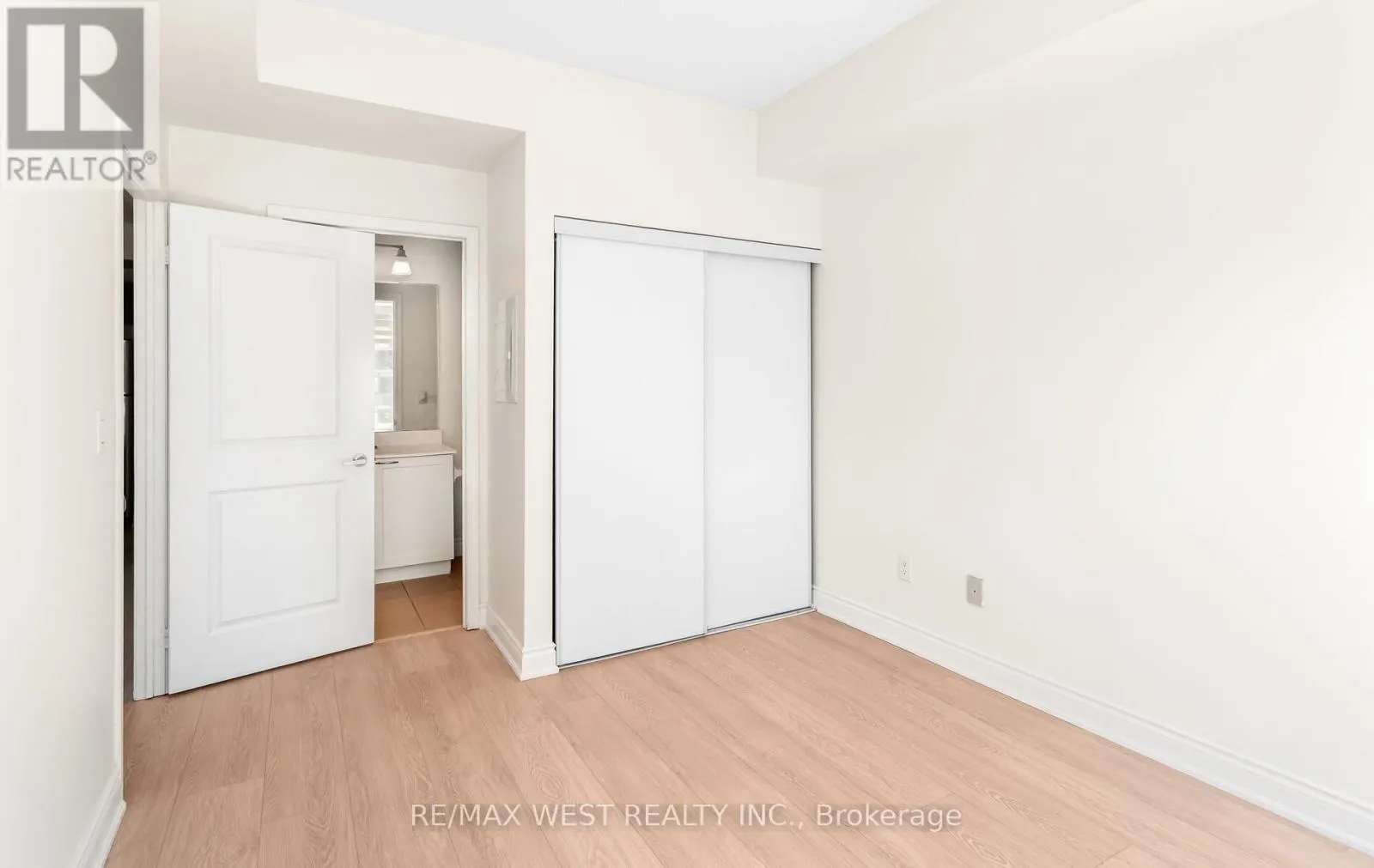 1709 - 385 PRINCE OF WALES DRIVE