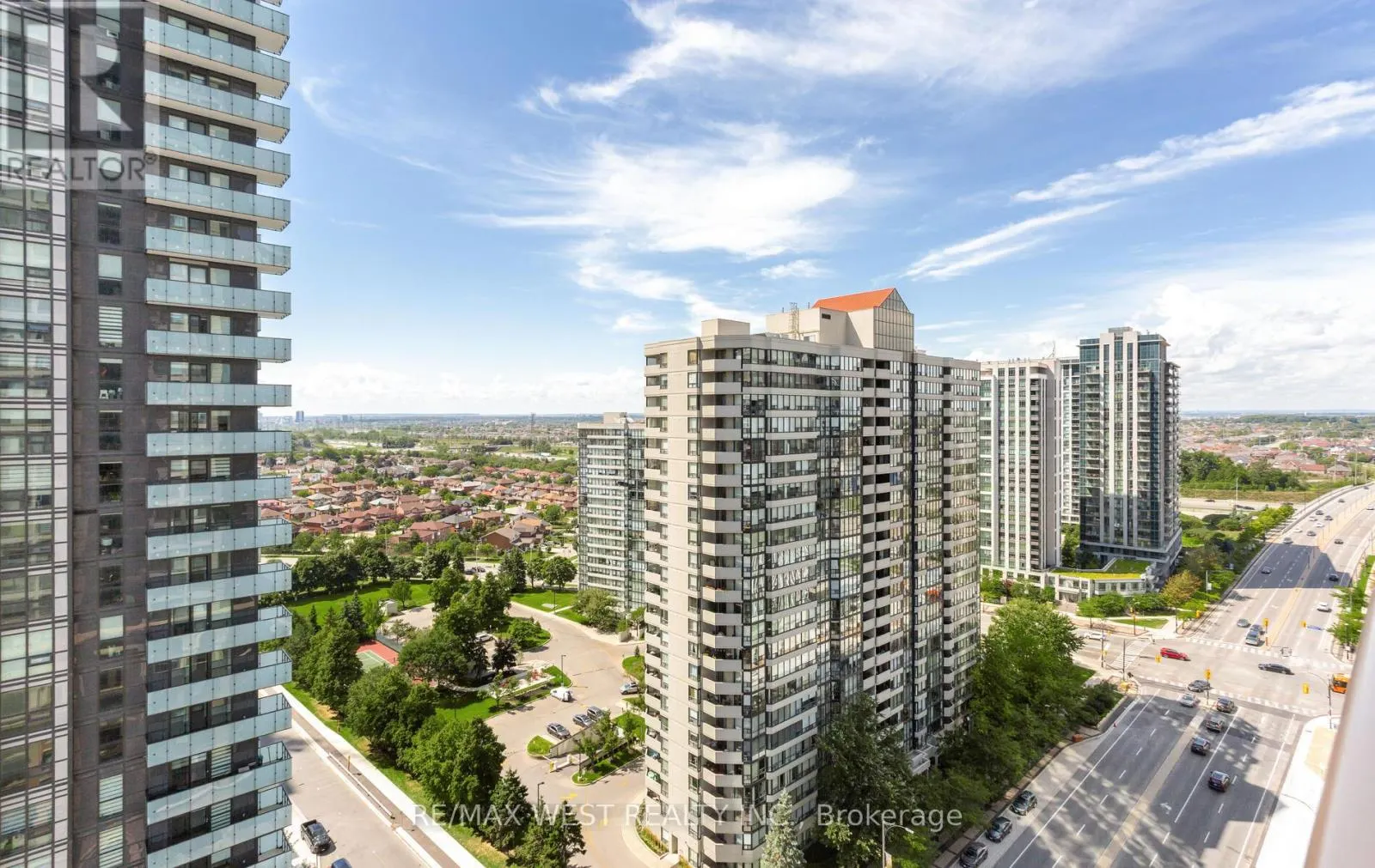 1709 - 385 PRINCE OF WALES DRIVE