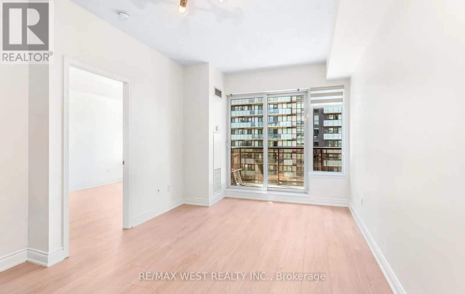 1709 - 385 PRINCE OF WALES DRIVE