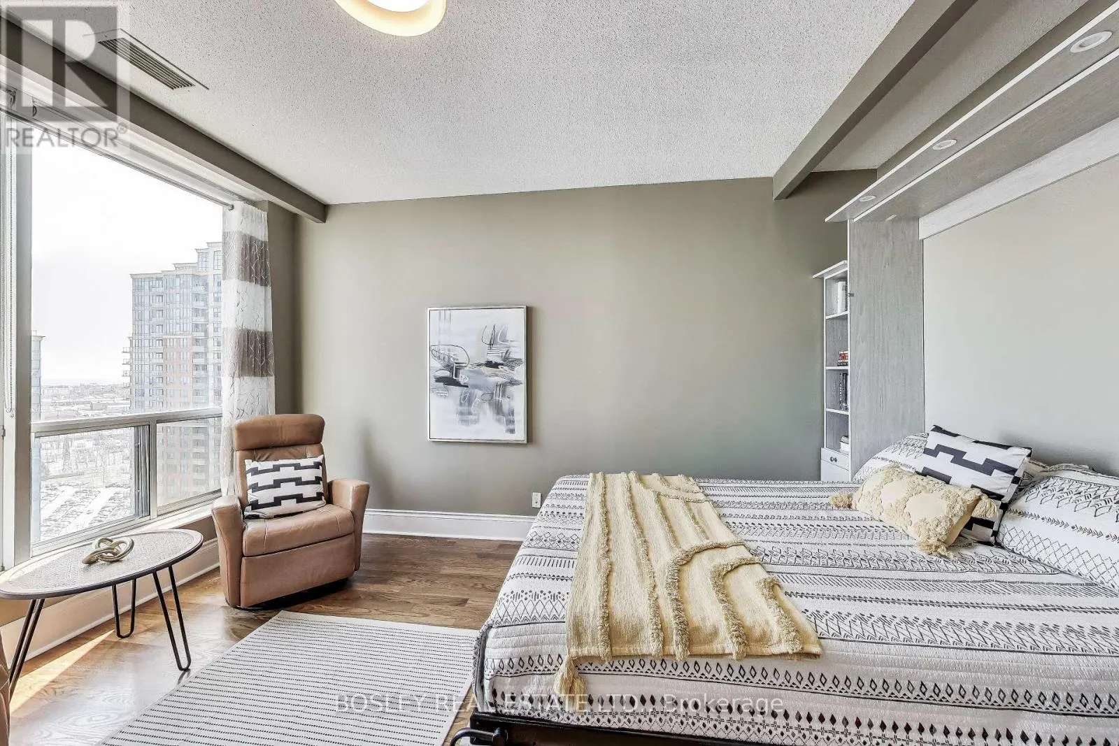PH08 - 5229 DUNDAS STREET W