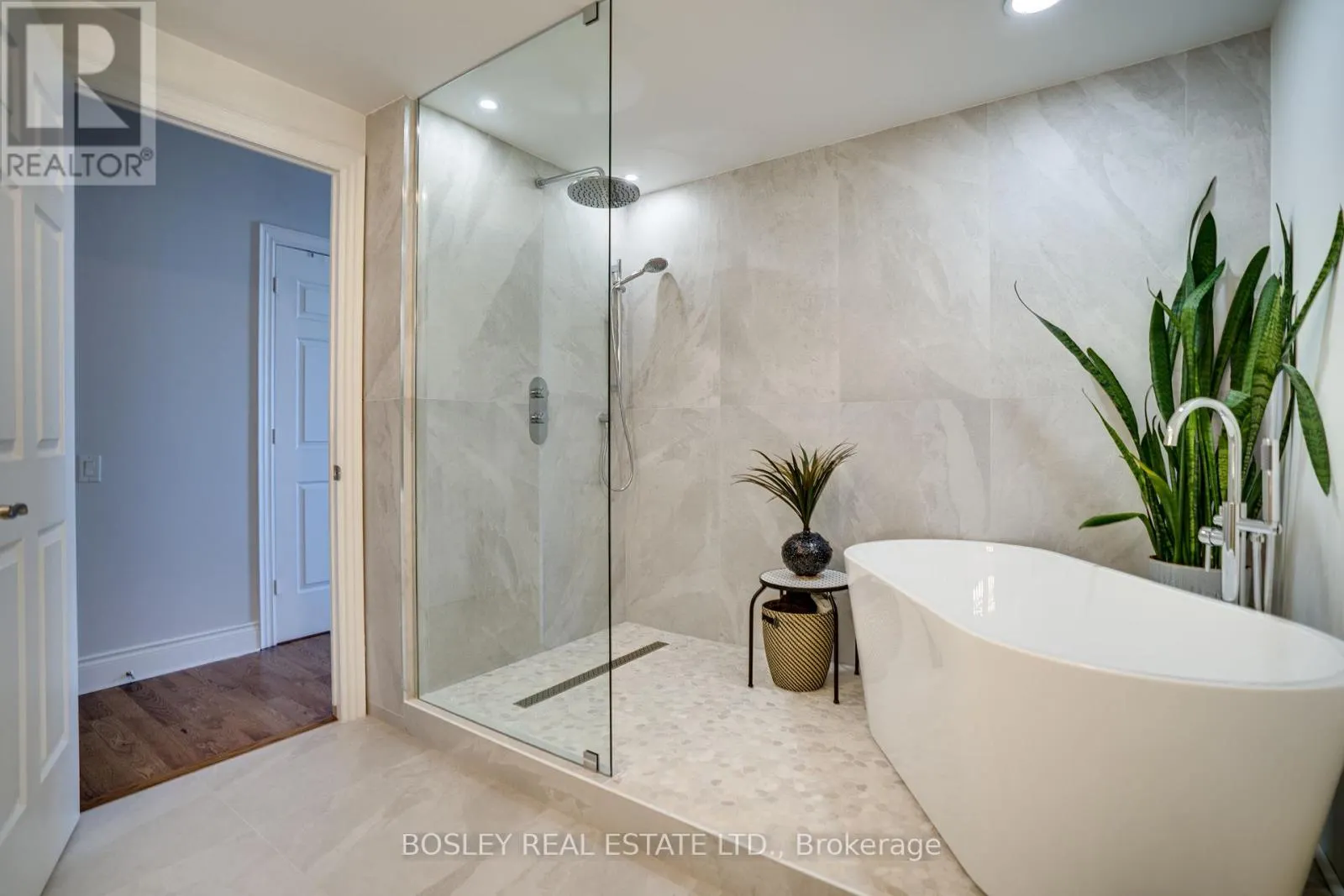 PH08 - 5229 DUNDAS STREET W