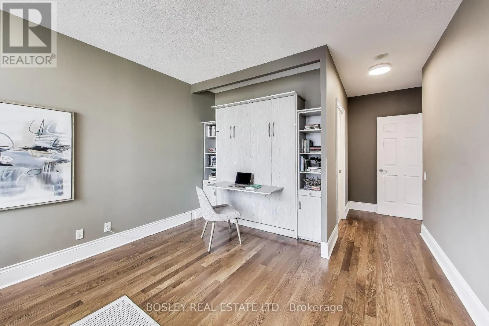 PH08 - 5229 DUNDAS STREET W