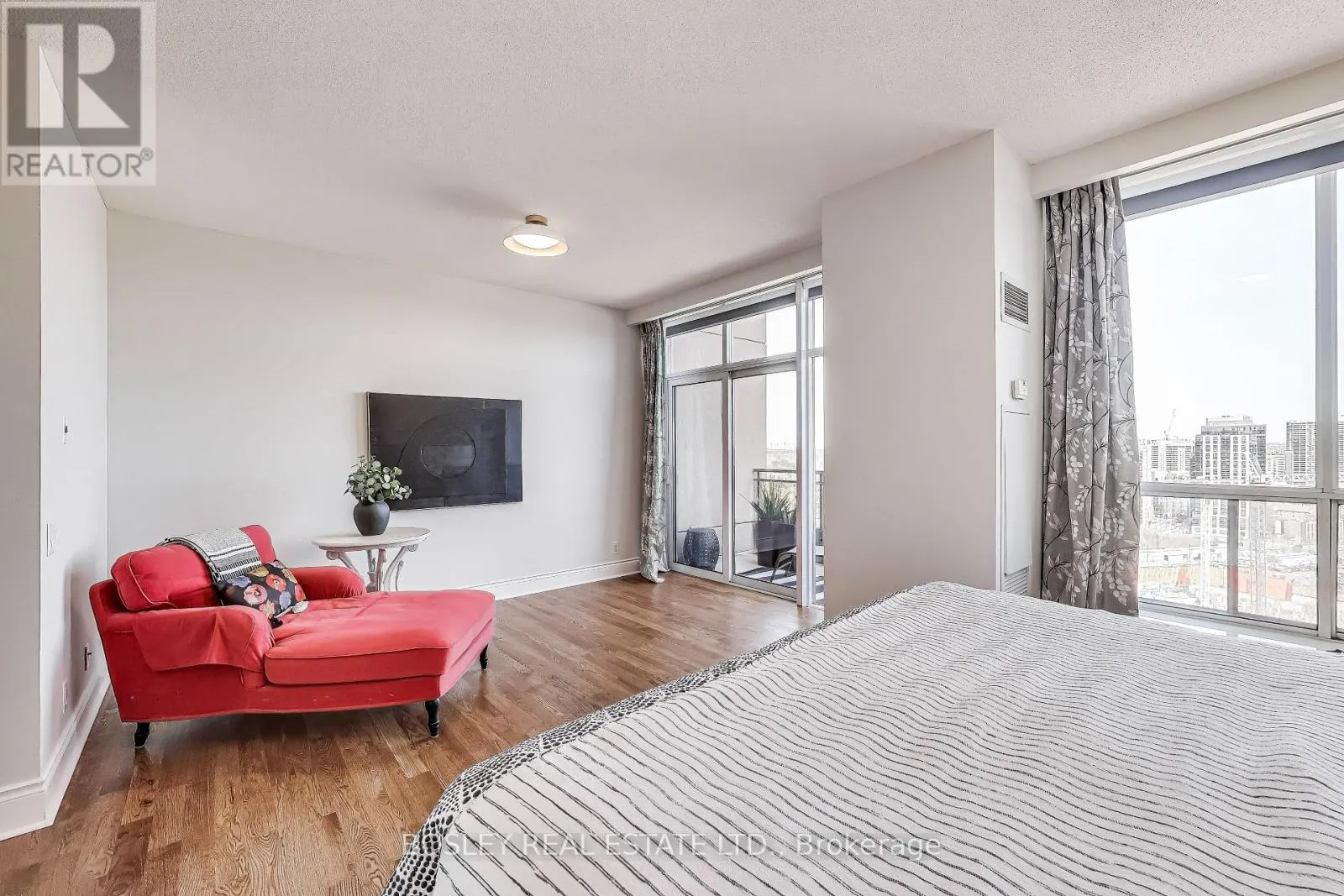 PH08 - 5229 DUNDAS STREET W