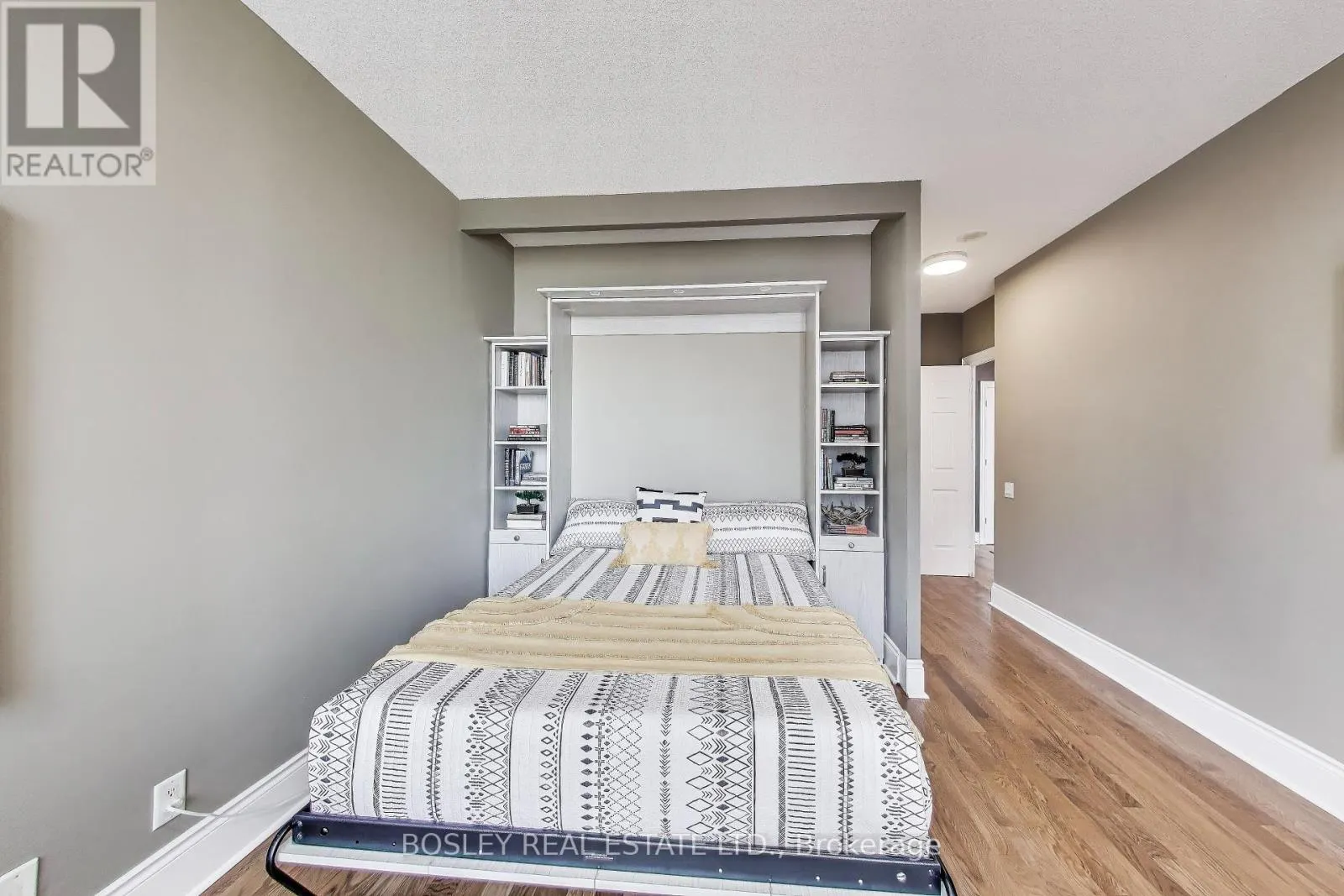 PH08 - 5229 DUNDAS STREET W
