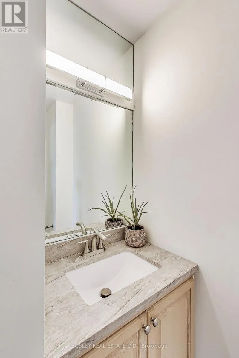 PH08 - 5229 DUNDAS STREET W