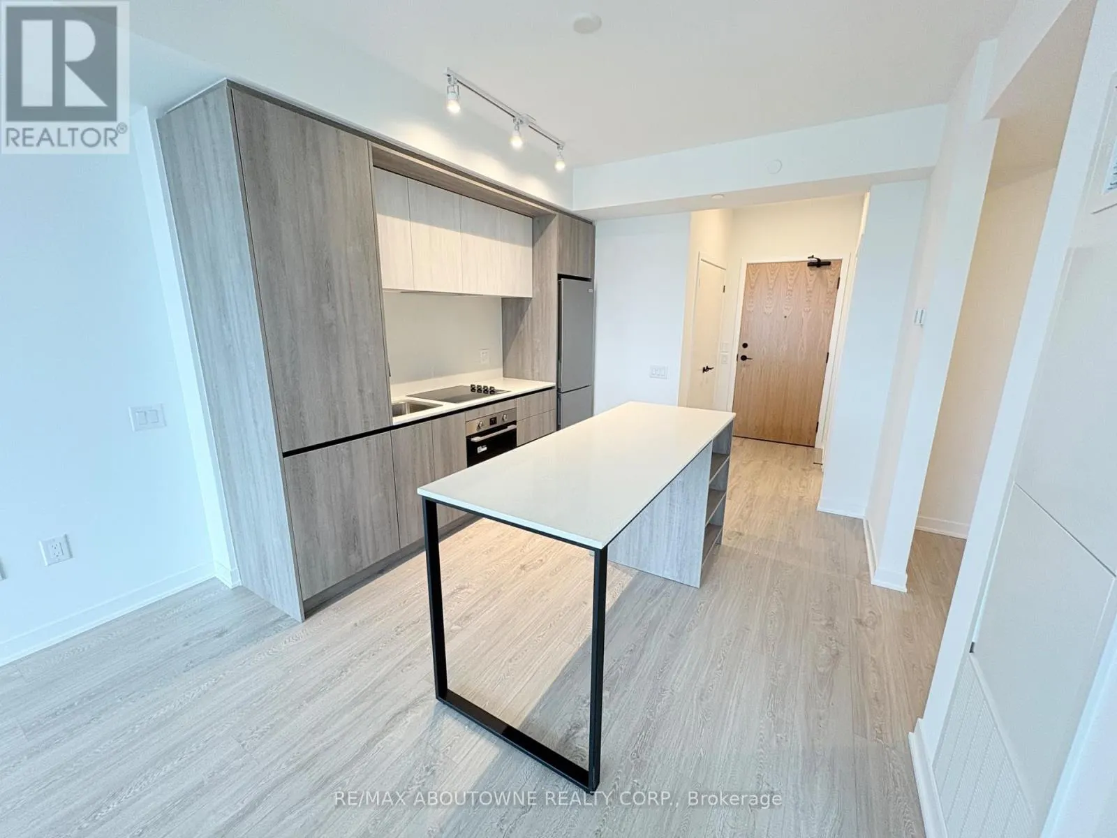 2605 - 2495 EGLINTON AVENUE W